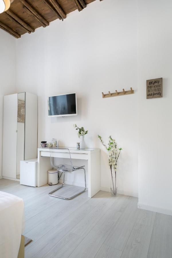 White Ostilia Guesthouse روما المظهر الخارجي الصورة