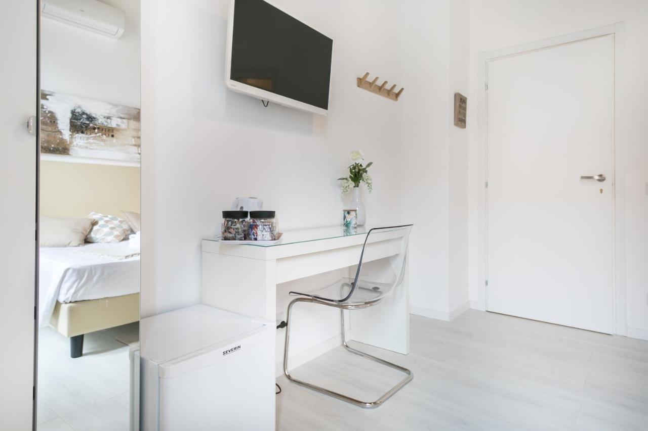 White Ostilia Guesthouse روما المظهر الخارجي الصورة