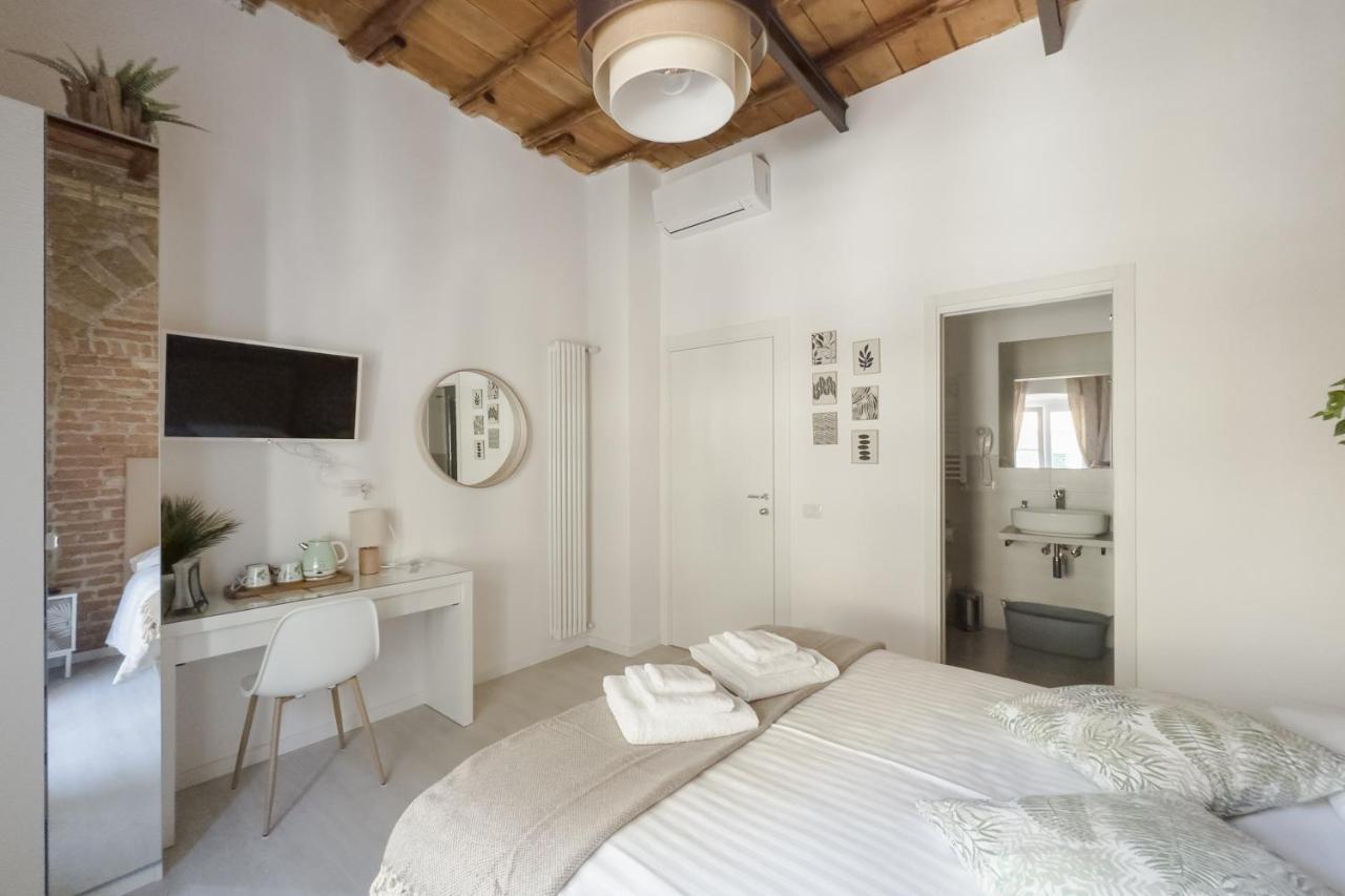 White Ostilia Guesthouse روما المظهر الخارجي الصورة